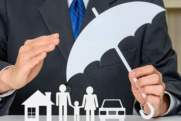 بیمه خویش‌فرما