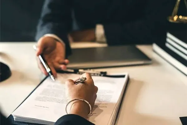 تعلیق قرارداد کار